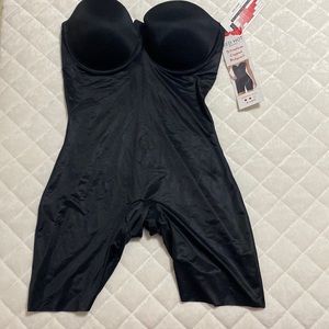 Red hot Spanx, strapless, cupped, bodysuit Shapeware new with tags size large